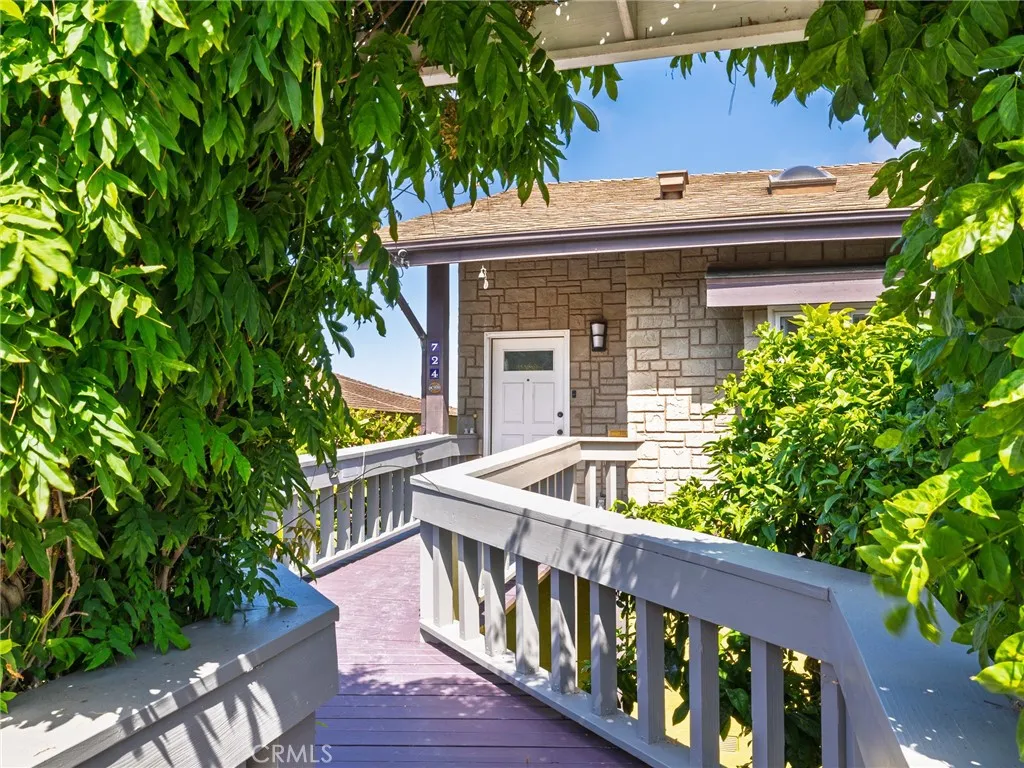 724 Loma Vista Street, El Segundo, California 90245 home-pic-1